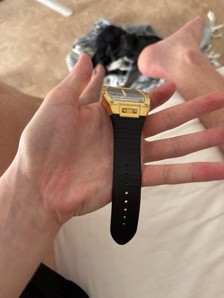 Reloj Guess Hombre Negro y Dorado