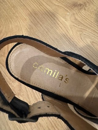Sandalias tacón negras y beige
