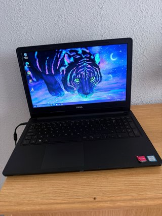 Portátil Dell i7 8ª Gen SSD Radeon 520 + Office