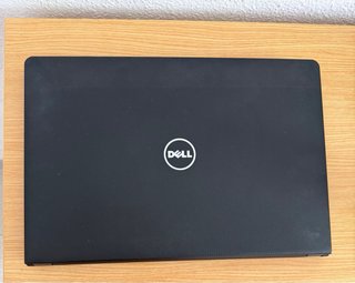 Portátil Dell i7 8ª Gen SSD Radeon 520 + Office