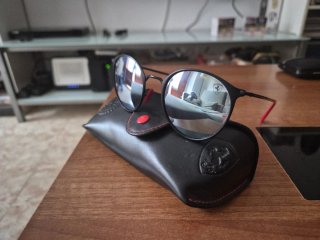 Gafas Ray-Ban Ferrari Negras y Rojas