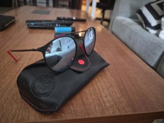 Gafas Ray-Ban Ferrari Negras y Rojas