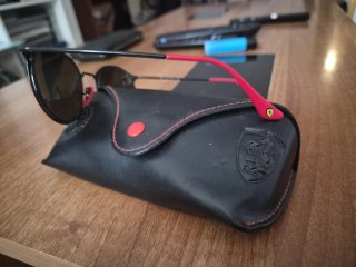 Gafas Ray-Ban Ferrari Negras y Rojas