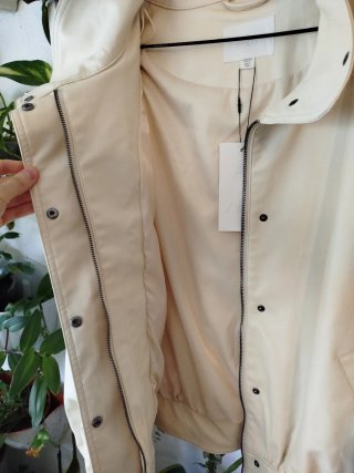 Chaqueta polipiel beige Zara