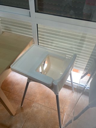 Trona IKEA blanca