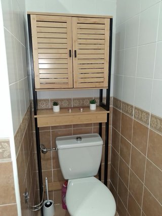 Armario de baño de bambú y metal
