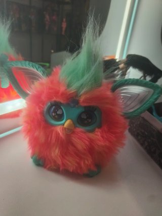 Furby interactivo naranja y verde