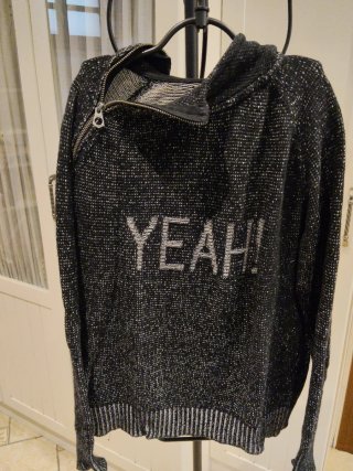 Jersey Zara con cremallera y texto