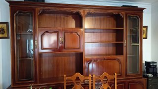 Mueble de salón madera y cristal