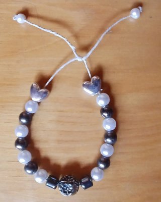 Pulsera Corazones y Perlas