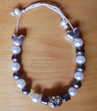 Pulsera Corazones y Perlas