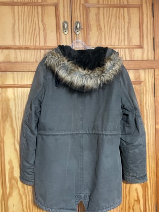 Parka verde militar con capucha