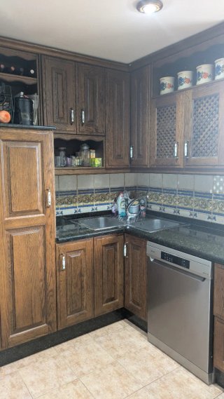 Cocina completa de madera maciza con electrodomést