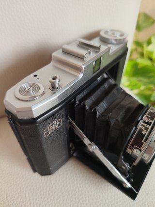 Zeiss Ikon Nettar 518/16.  Funcional con funda.