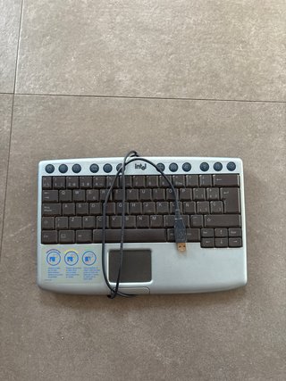 Teclado Ordenador Intel con Touchpad USB