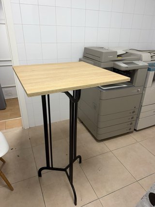 Mesa alta madera y metal