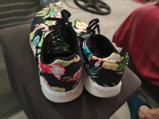 Zapatillas  Vans Flores Negras ñ