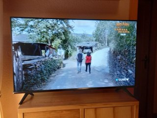 TV Hisense y Sony - Negro
