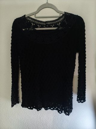 Camiseta negra encaje manga larga