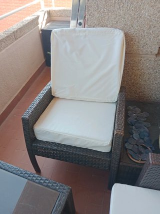 Conjunto sofá, sillón y mesas de jardín