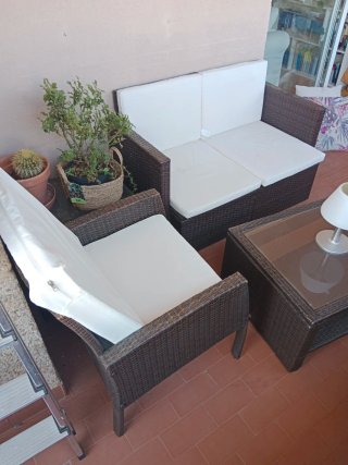 Conjunto sofá, sillón y mesas de jardín