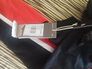 Chaqueta con rayas rojas y blancas