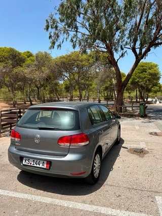 Volkswagen Golf gris