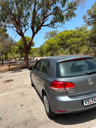 Volkswagen Golf gris
