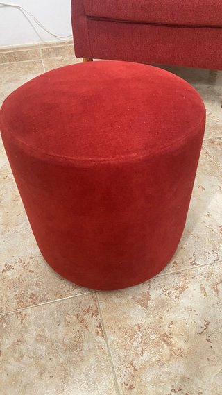 Butaquita y reposapiés rojo