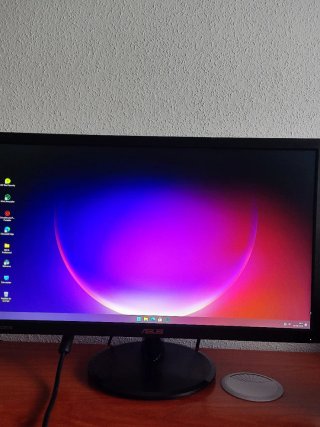 Ordenador Gigabyte Plata y Azul