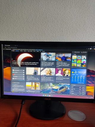 Ordenador Gigabyte Plata y Azul