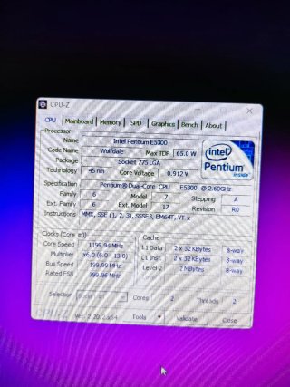 Ordenador Gigabyte Plata y Azul