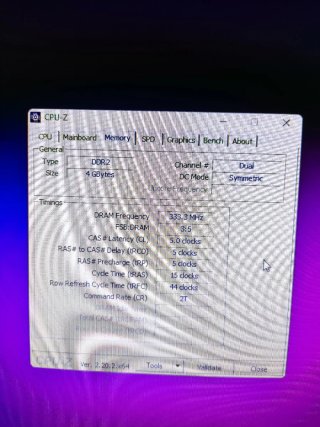 Ordenador Gigabyte Plata y Azul