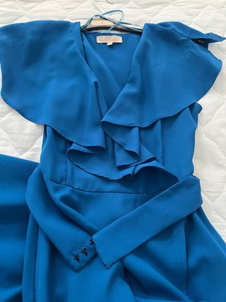 Vestido largo azul eléctrico con volantes