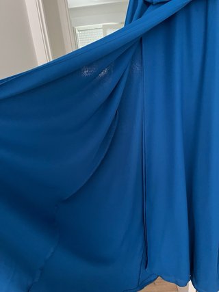 Vestido largo azul eléctrico con volantes