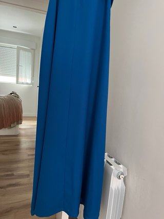 Vestido largo azul eléctrico con volantes