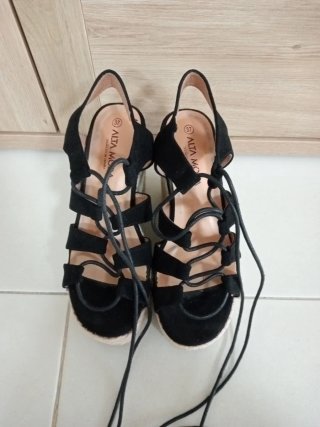 Sandalias de cuña Alta Moda negras