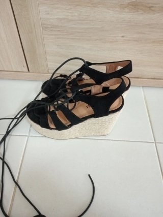 Sandalias de cuña Alta Moda negras