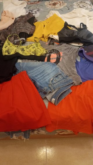 Lote Ropa Mujer Negra y Roja