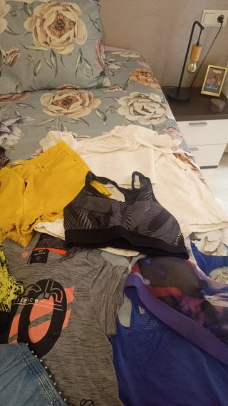 Lote Ropa Mujer Negra y Roja