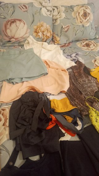 Lote Ropa Mujer Negra y Roja