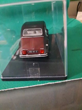 Macchina Citroen 2CV Charleston