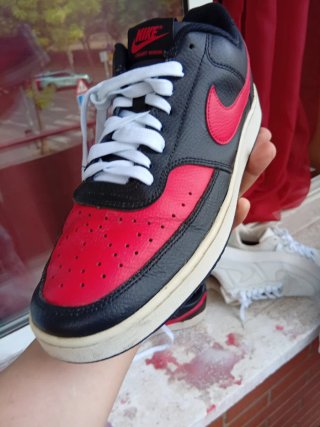 Nike Court Vision Low Negras y Rojas