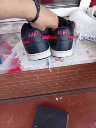 Nike Court Vision Low Negras y Rojas