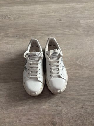 Zapatillas Victoria Blancas y Plateadas Brownie