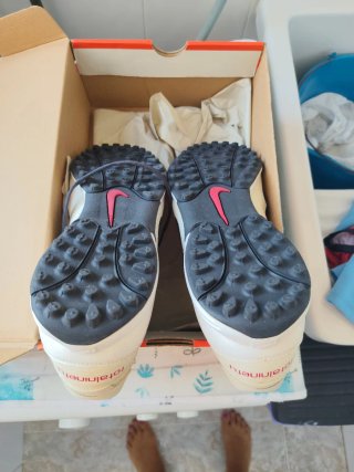 Deportivas Nike Blancas y Negras