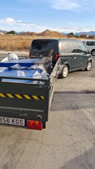 Remolque de 2 ejes 2000kg .