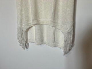 Blusa blanca con brillos dorados Talla M