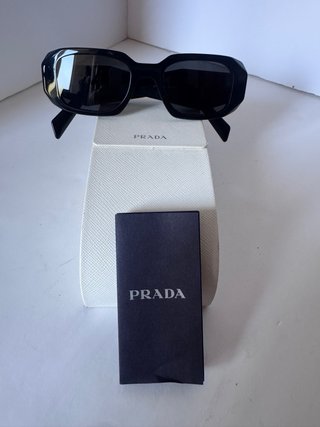 Gafas de sol Prada negras