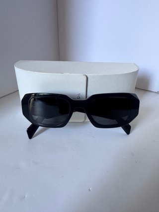Gafas de sol Prada negras